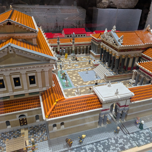 Exposition Lugdu'briques au sein du musée Lugdunum