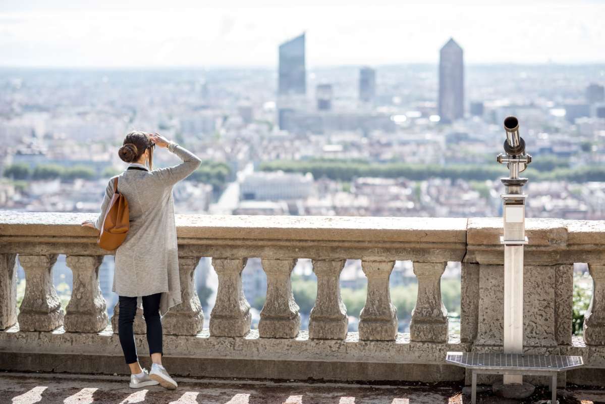 &copy; Helen Ross / Shutterstock 670651603